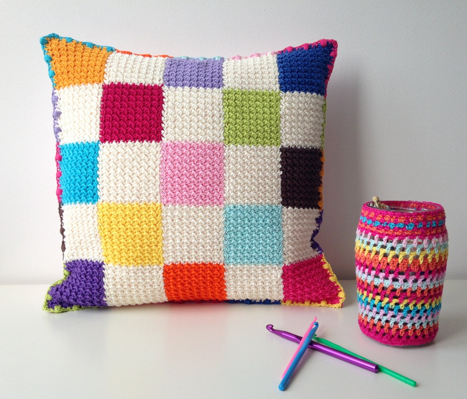 crocheted cushion/pillow cover