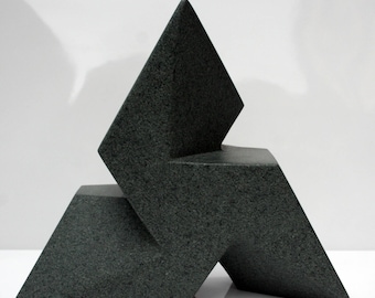 Trisk geometric stone carving