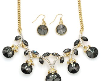 Elegant sparkling crystal necklace earrings set