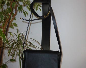 Shoulder bag with flap