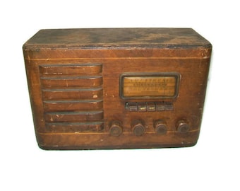 Antique Silvertone Radionet Collectible Tube Radio Model 6421