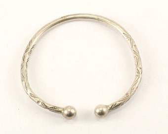 Vintage Rounded Ends Textured Bangle Bracelet Sterling Silver BR 2328