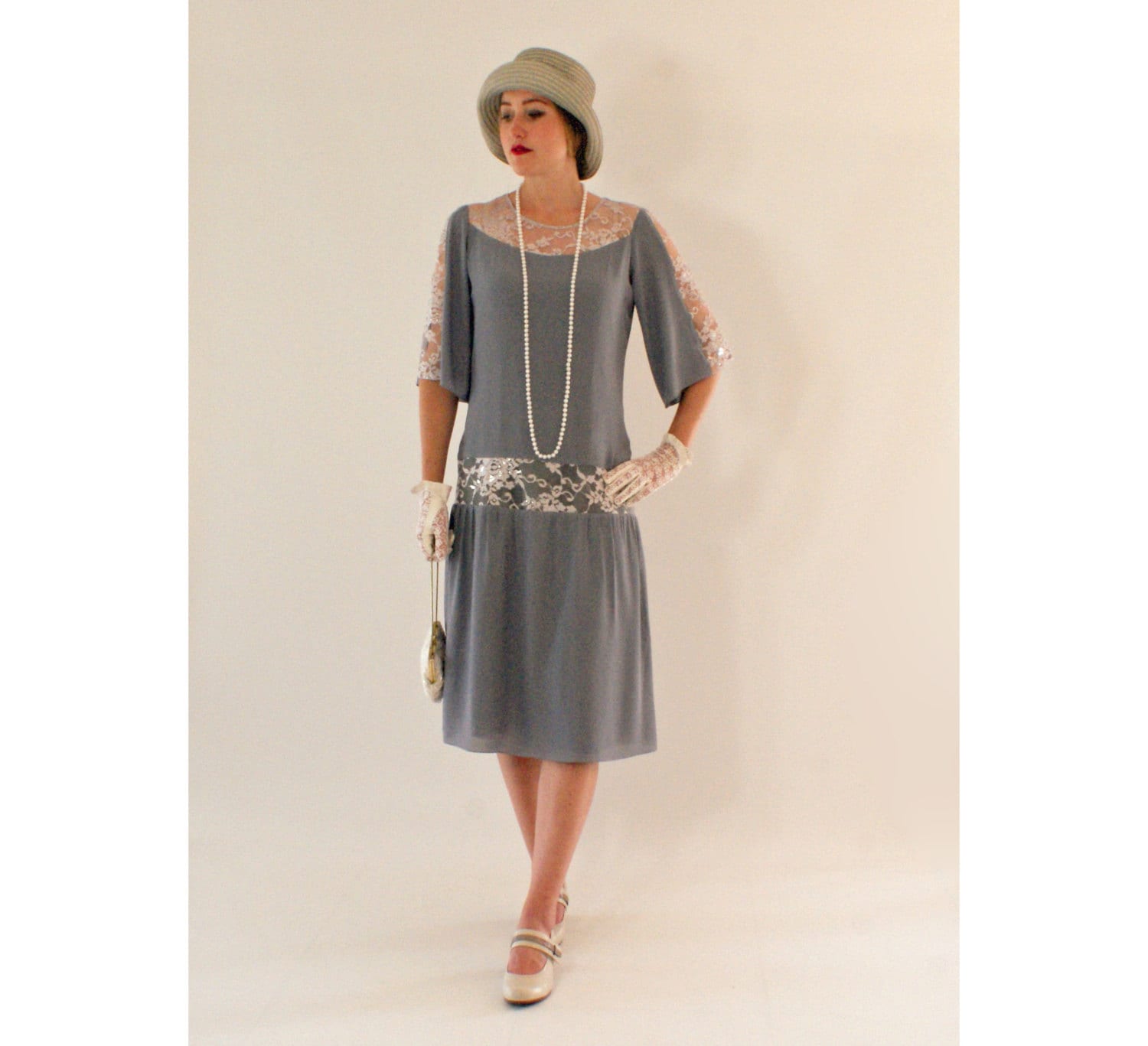 Grey Great Gatsby dress with elbow-length sleeves 1920s