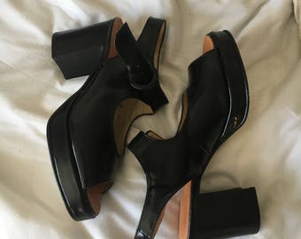SALE LIMITED TIME black mary jane heels size 6