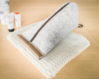 Small Makeup Bag, Cosmetic Felt Bag, Zipper Pouch, Zipper Bag, Make up Pouch, Small Travel Bag, Grey Cosmetic Pouch, Gift Idea