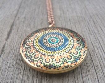 Locket,brass locket,locket necklace,unique handmade locket,gold locket,jewelry,germany,gift for her,vintage necklace,gift,abstract,patterns,