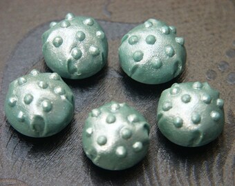Lot of 5 lovely vintage 1960s unused turqouise bluegreen round ball plastic buttons with selfschranks