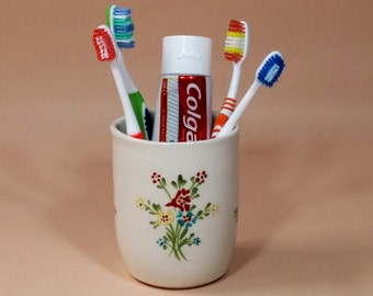 Toothbrush holder, White ceramic toothbrush holder, bathroom accessories, white ceramic bathroom set, red yellow blue, made in retro style