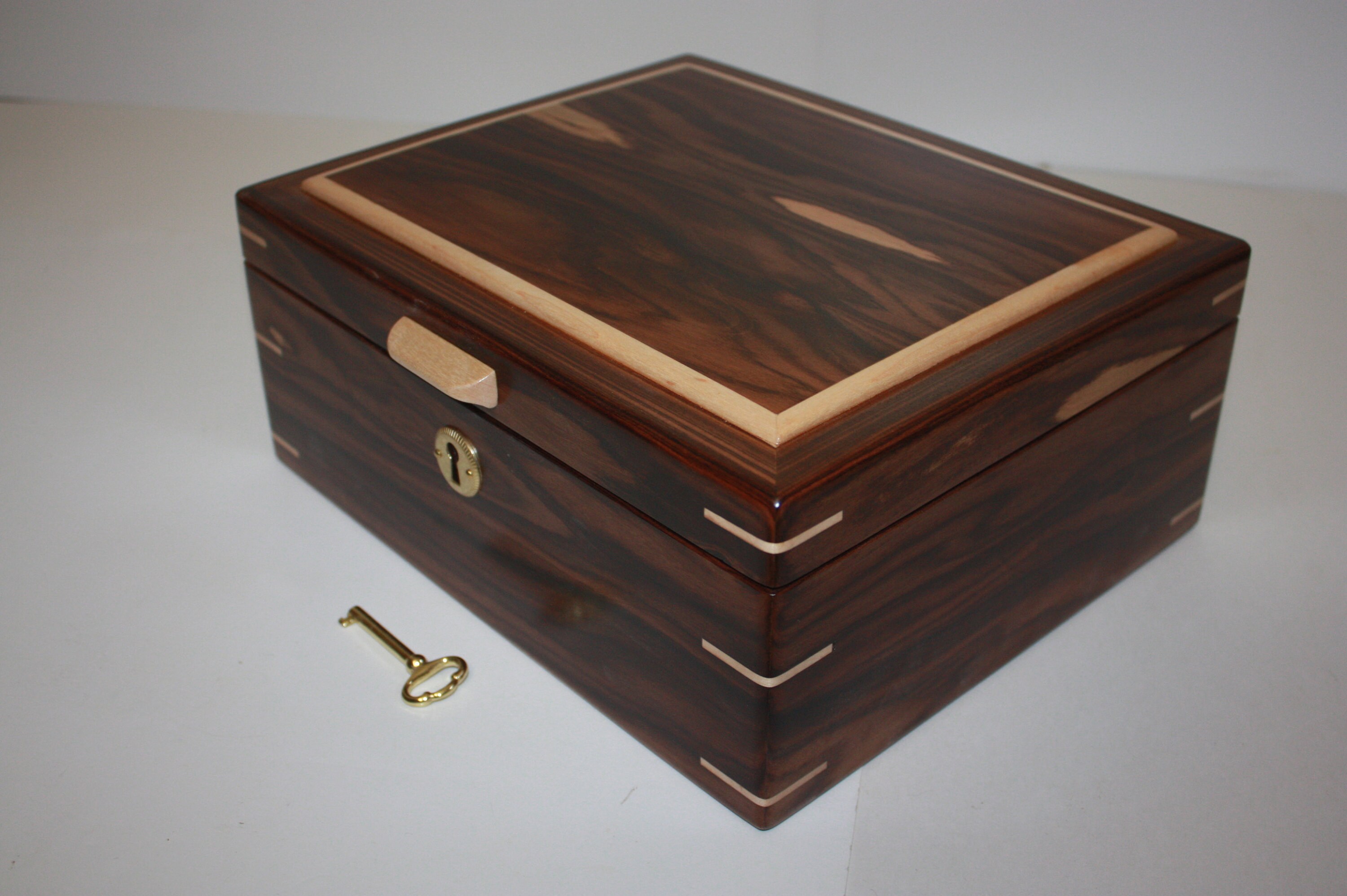 Handmade Locking Morado/Bolivian Rosewood Humidor