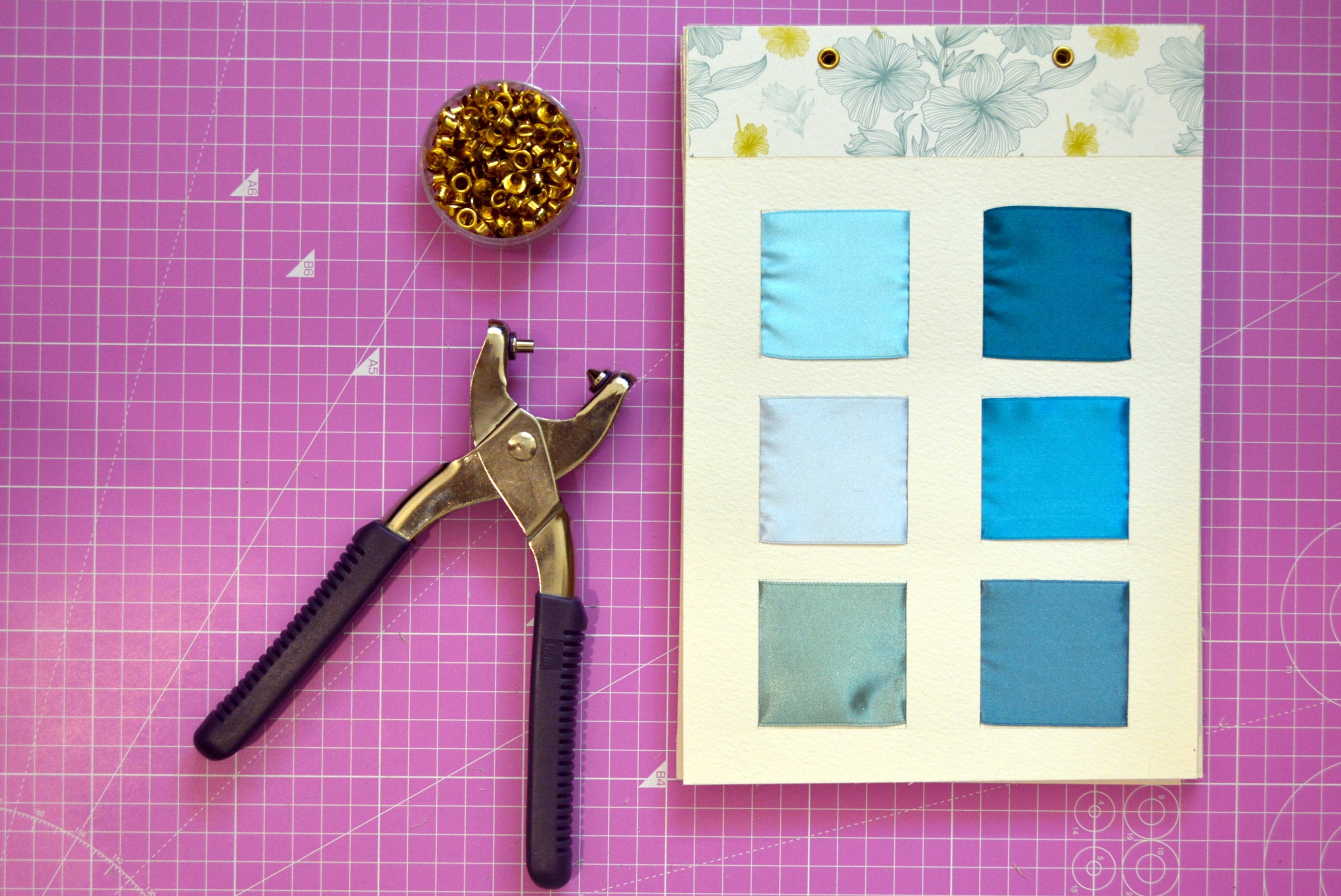 Eyelet tool