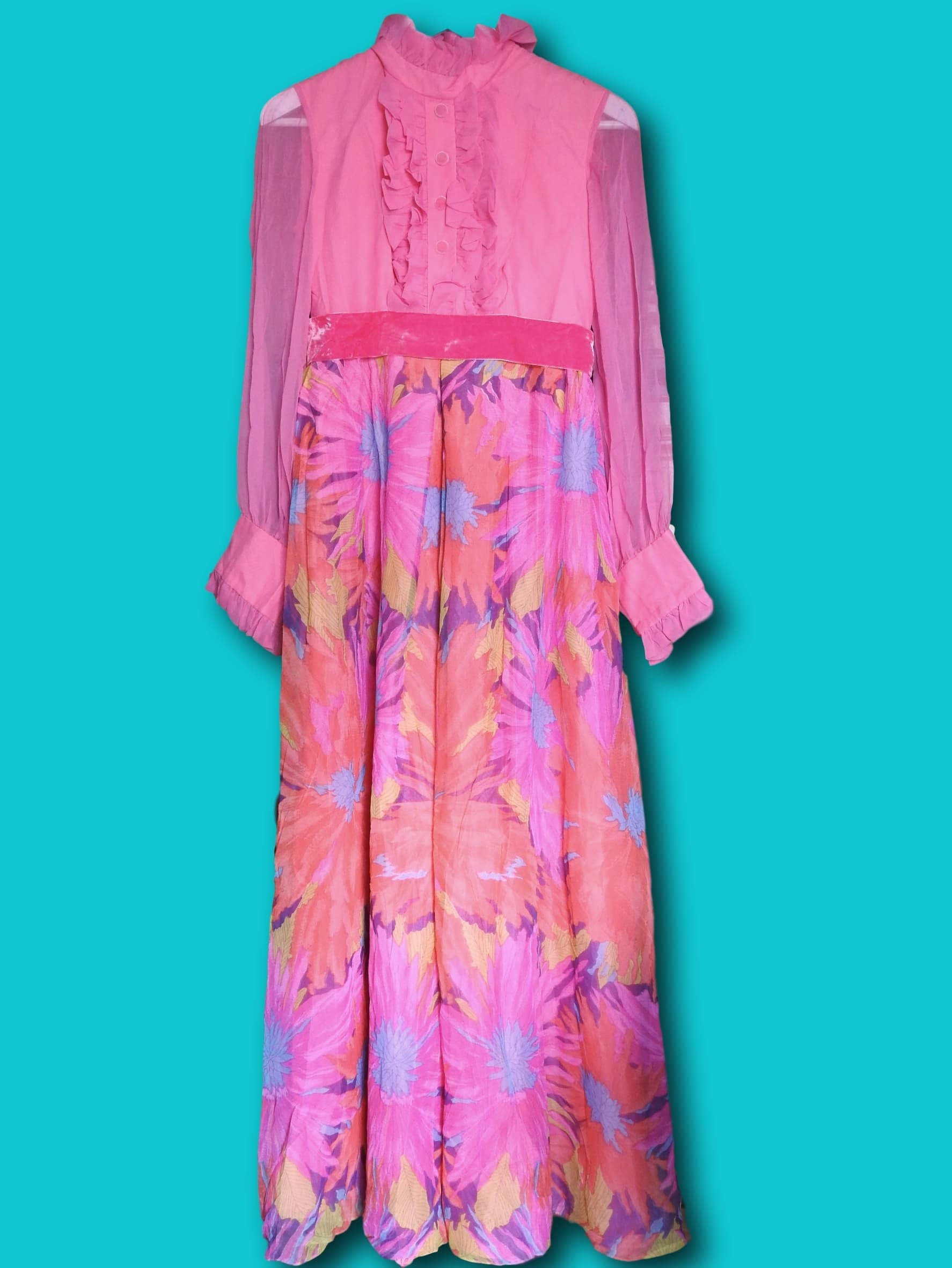 long sleeve 70s maxi dress, Long floral maxi dress with sleeves, chiffon long pink dress, tall women vintage clothing, floral long sleeve maxi dresses for women, pink dress, womens maxi dress, etsyvintage, Flowy hippie dress, 70s dress, boho maxi dress, magasin hippie chic, boho style shop, pink maxi dress, hippie dress, long flowy hippie dresses, hippie, boho dress, flower power,