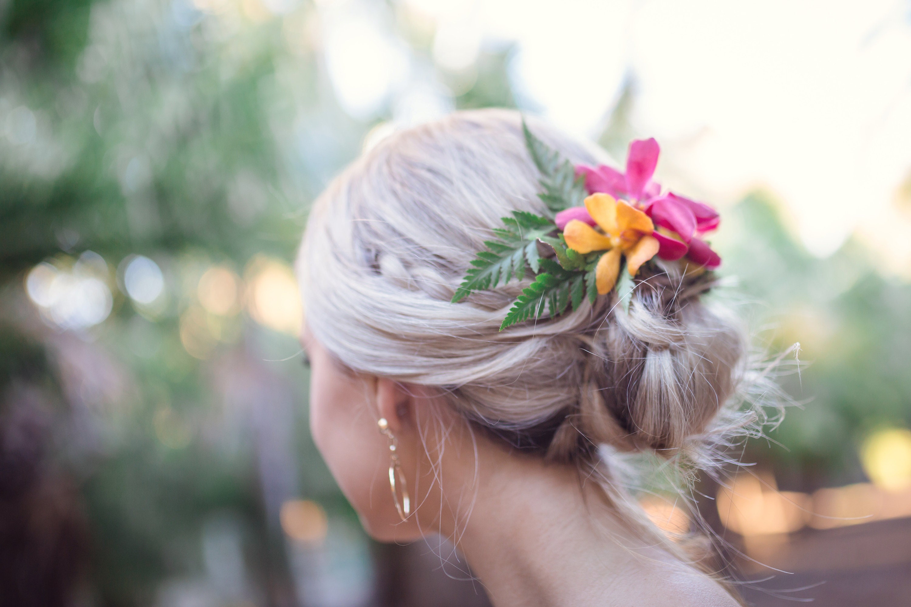 Relaxed bridal upstyle