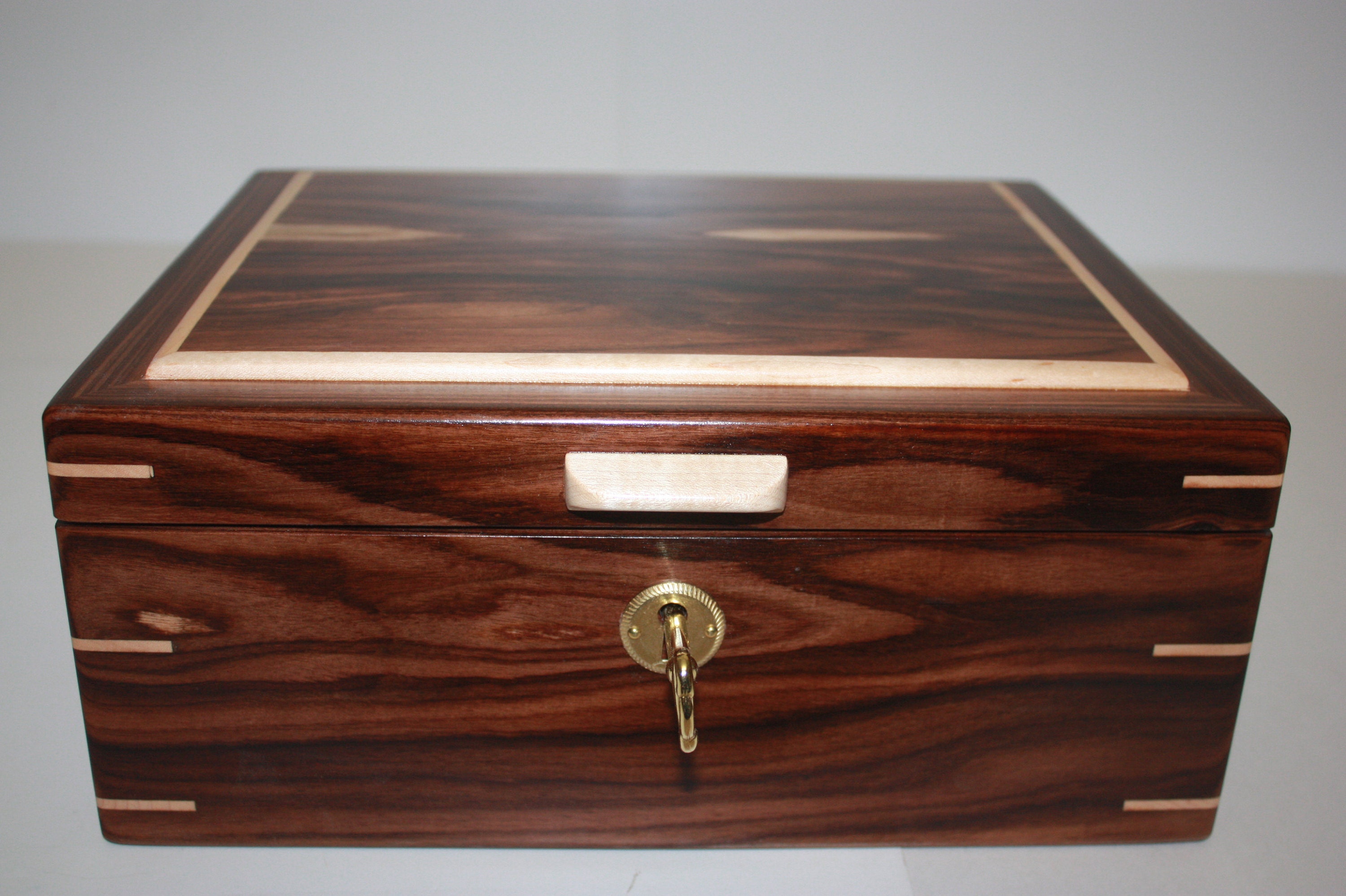 Handmade Rosewood Locking Humidor