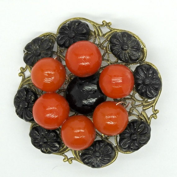 brooches and pins