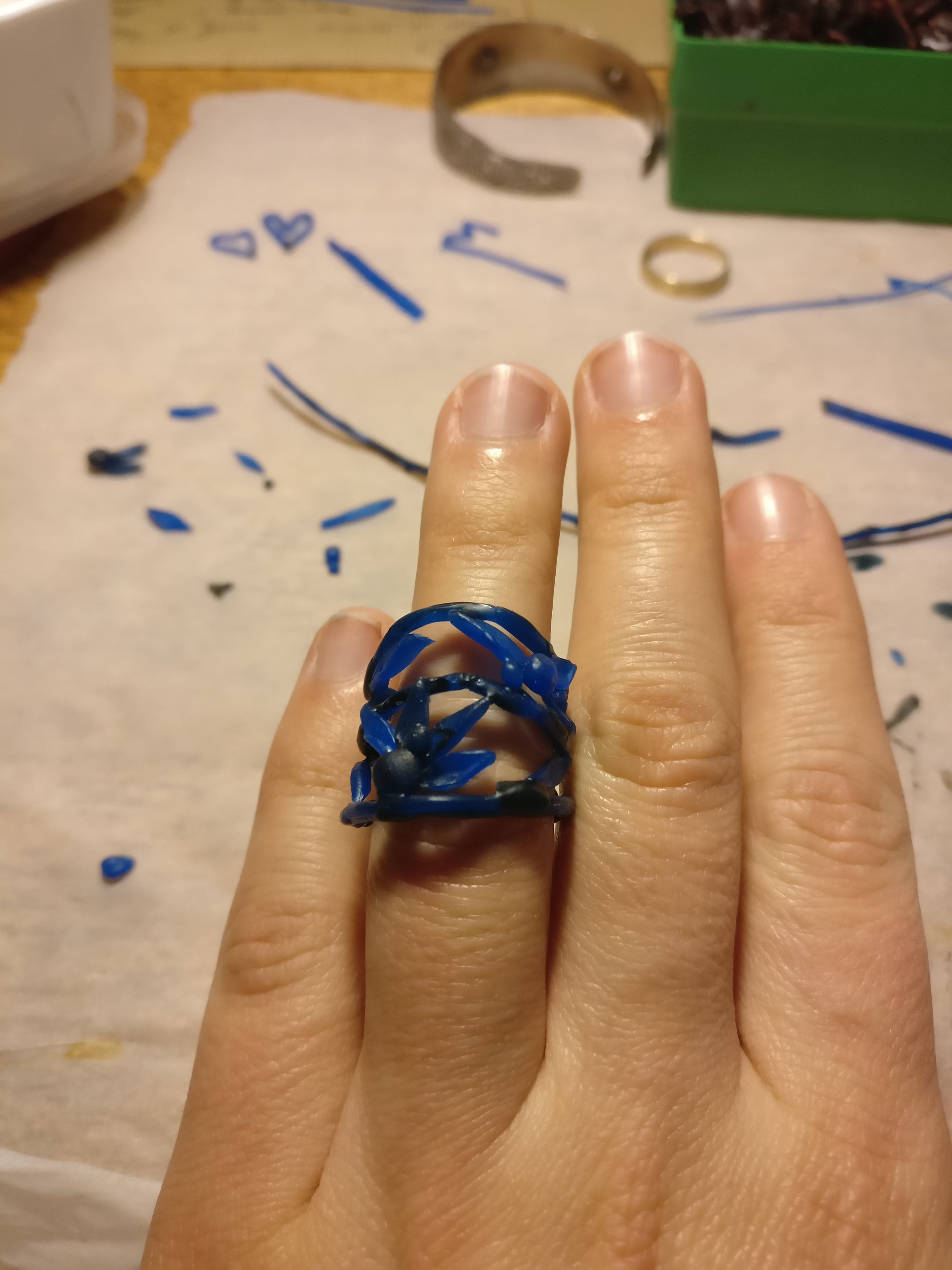 ring met bloemen in was