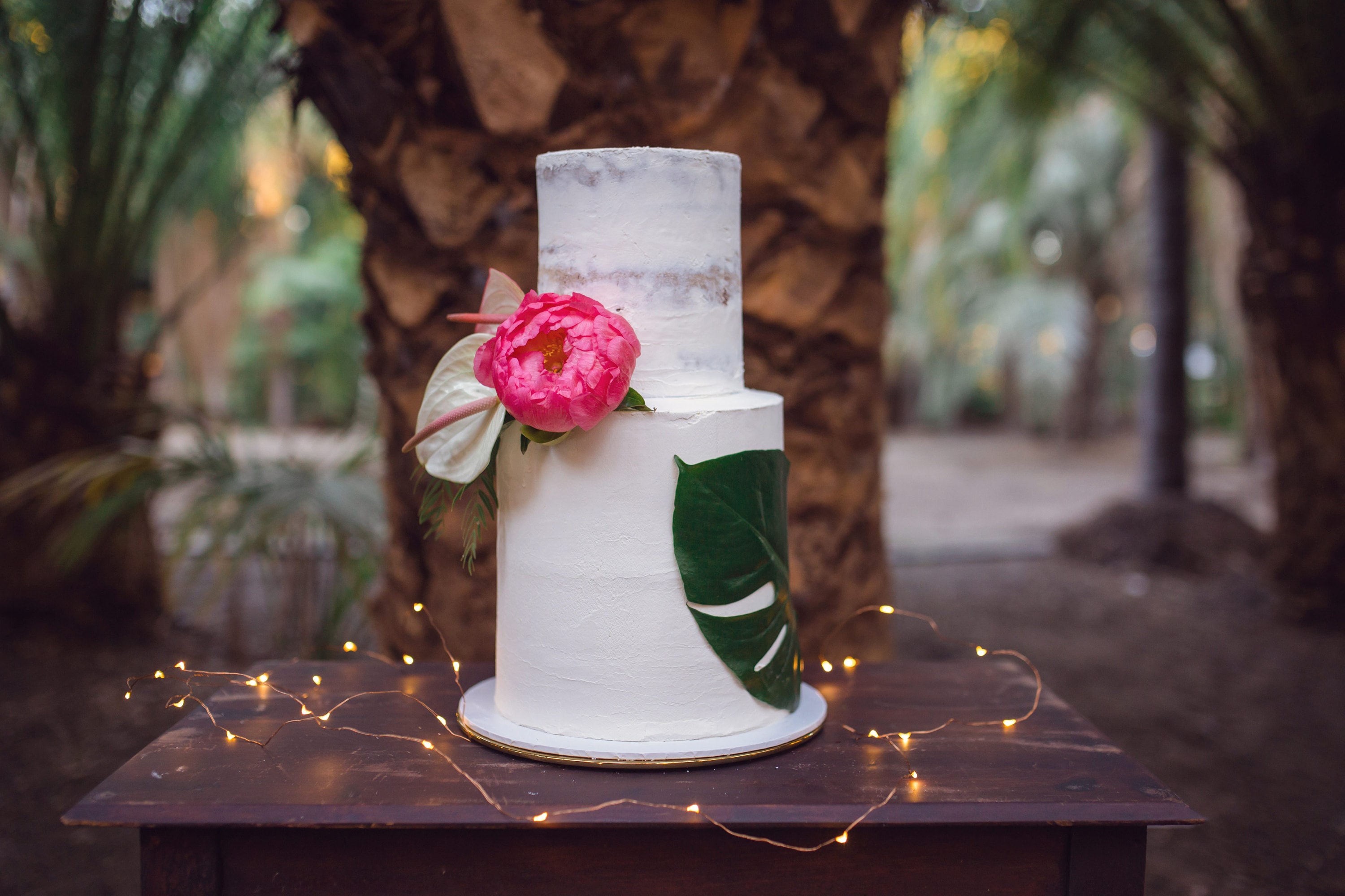 Tropical Wedding Cake and bright blooms