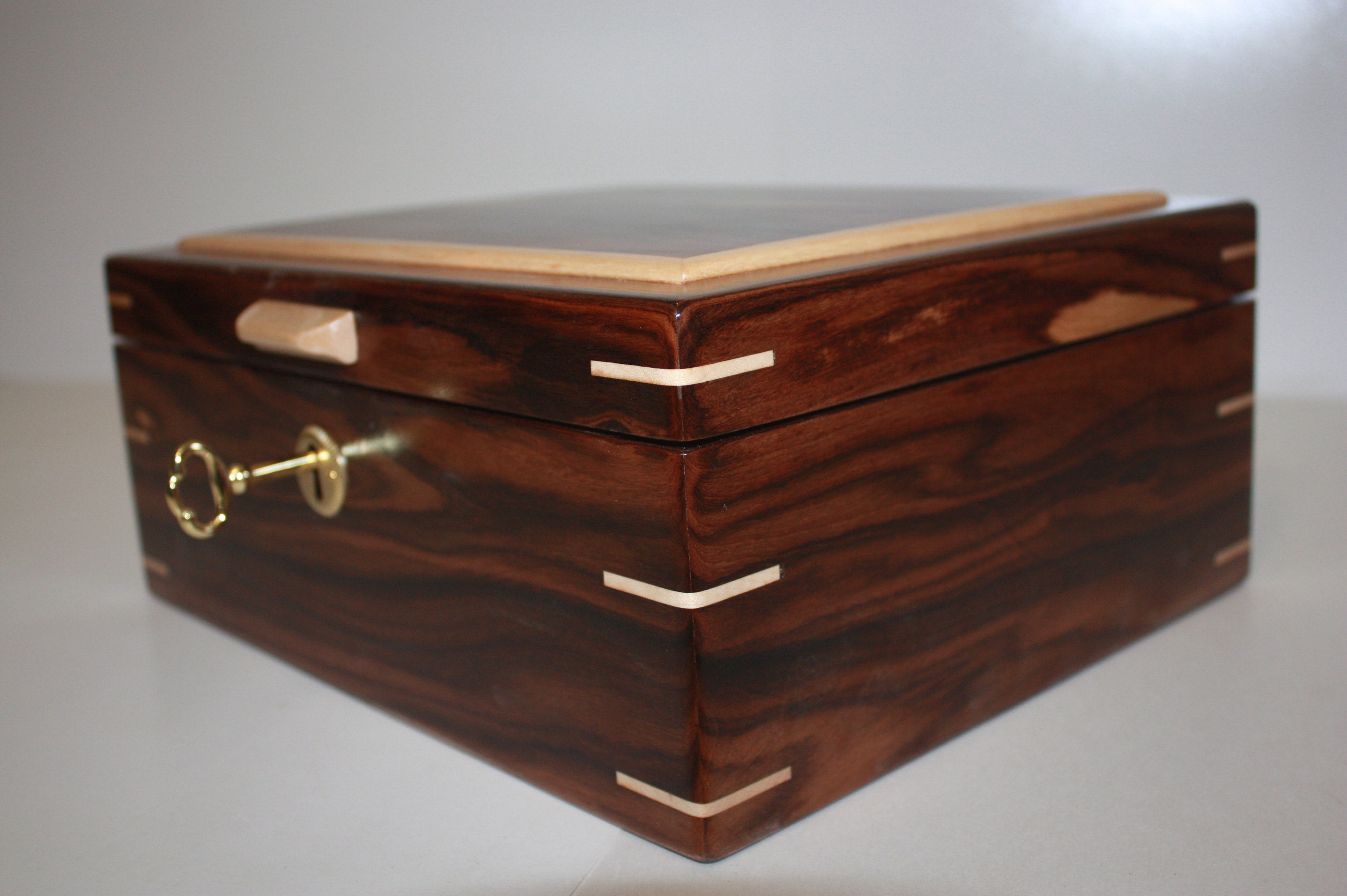 Bolivian Rosewood Humidor For Sale