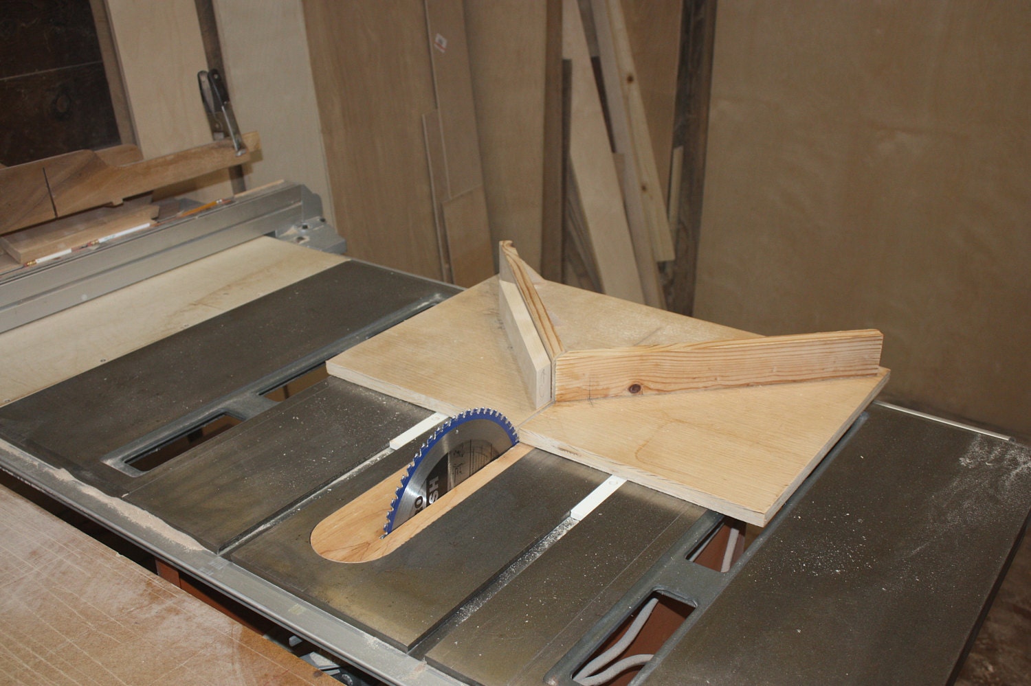 Cutting Jewelry Box Frame on Table Saw Miter Sled
