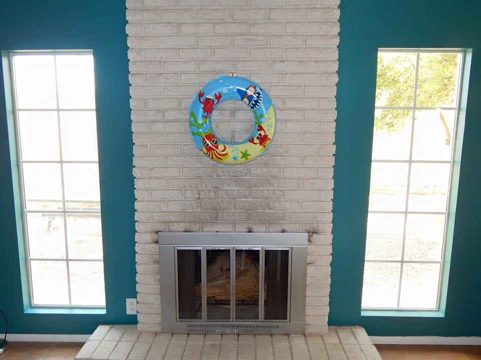 Inflatable tube wreath