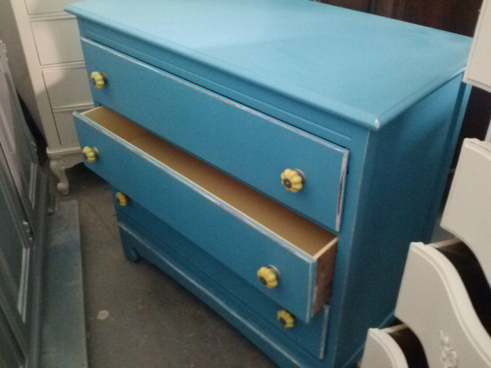 vintage painted furniture, shabby chic, modern mid century, rustic, farmhouse, cottage, beach, country