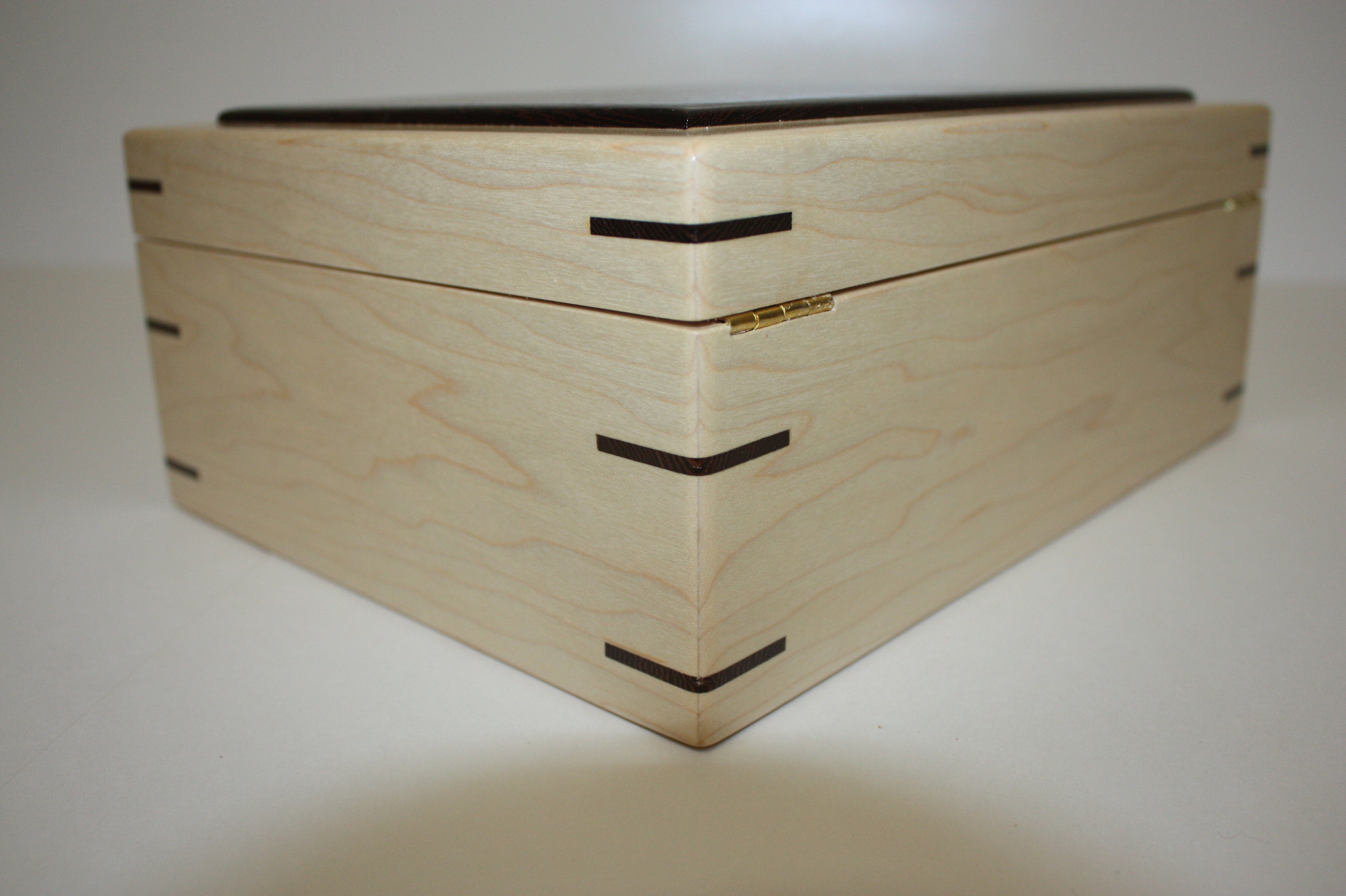 Maple Box with hinged Lid