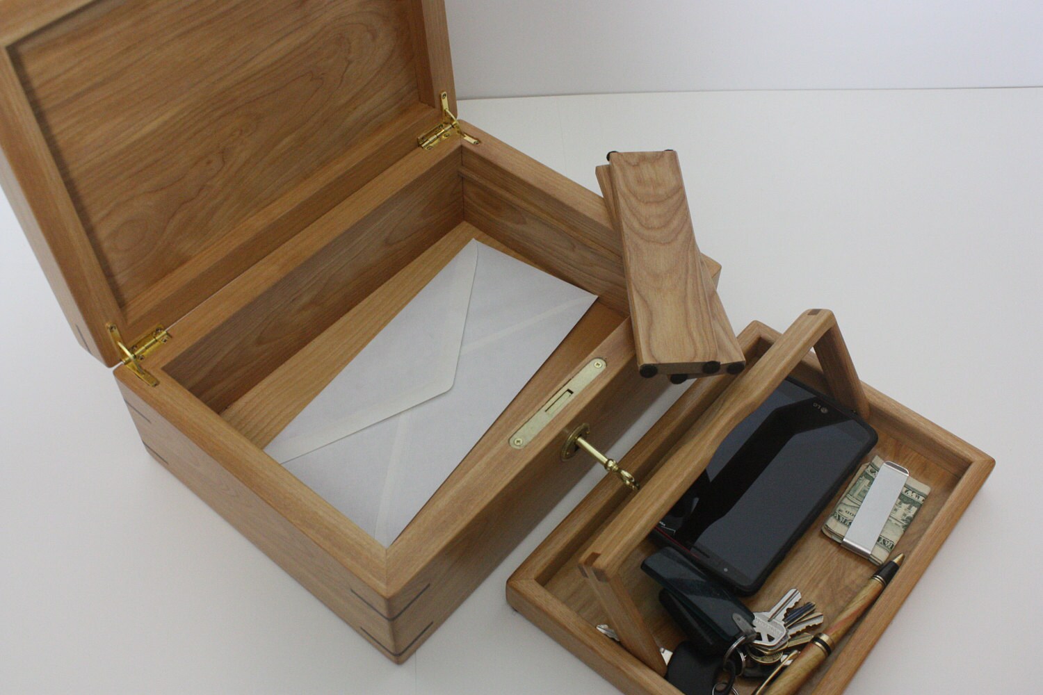 Red Birch Handmade Locking Mans Valet Box