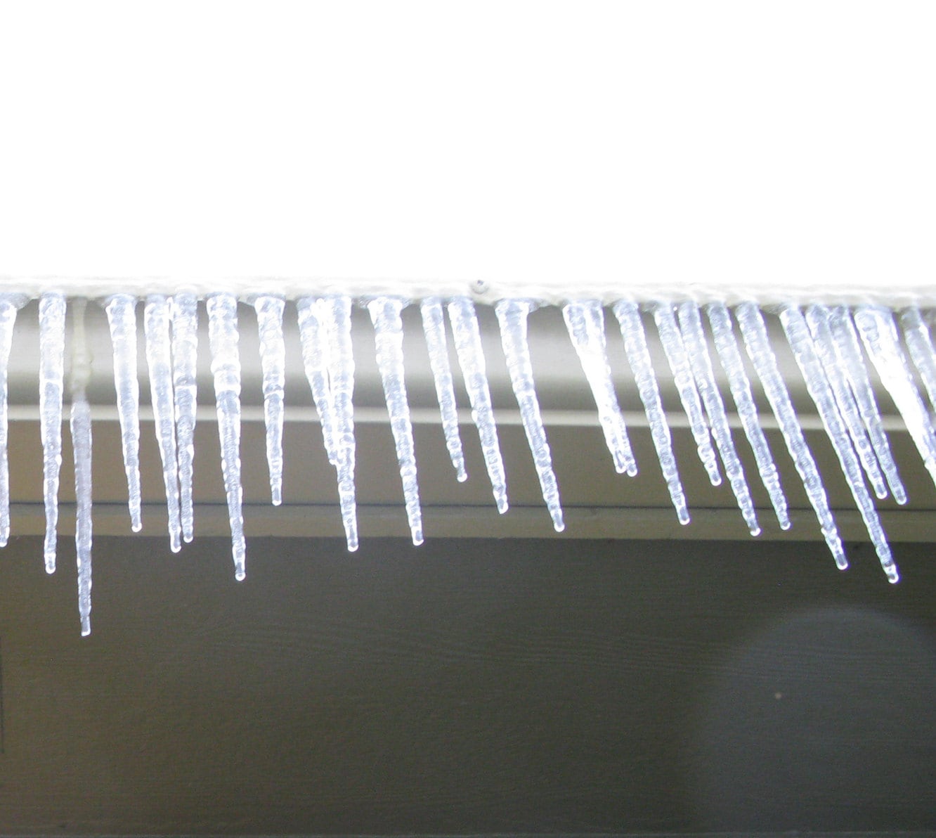 More icicles (o.k., same as the main pic)