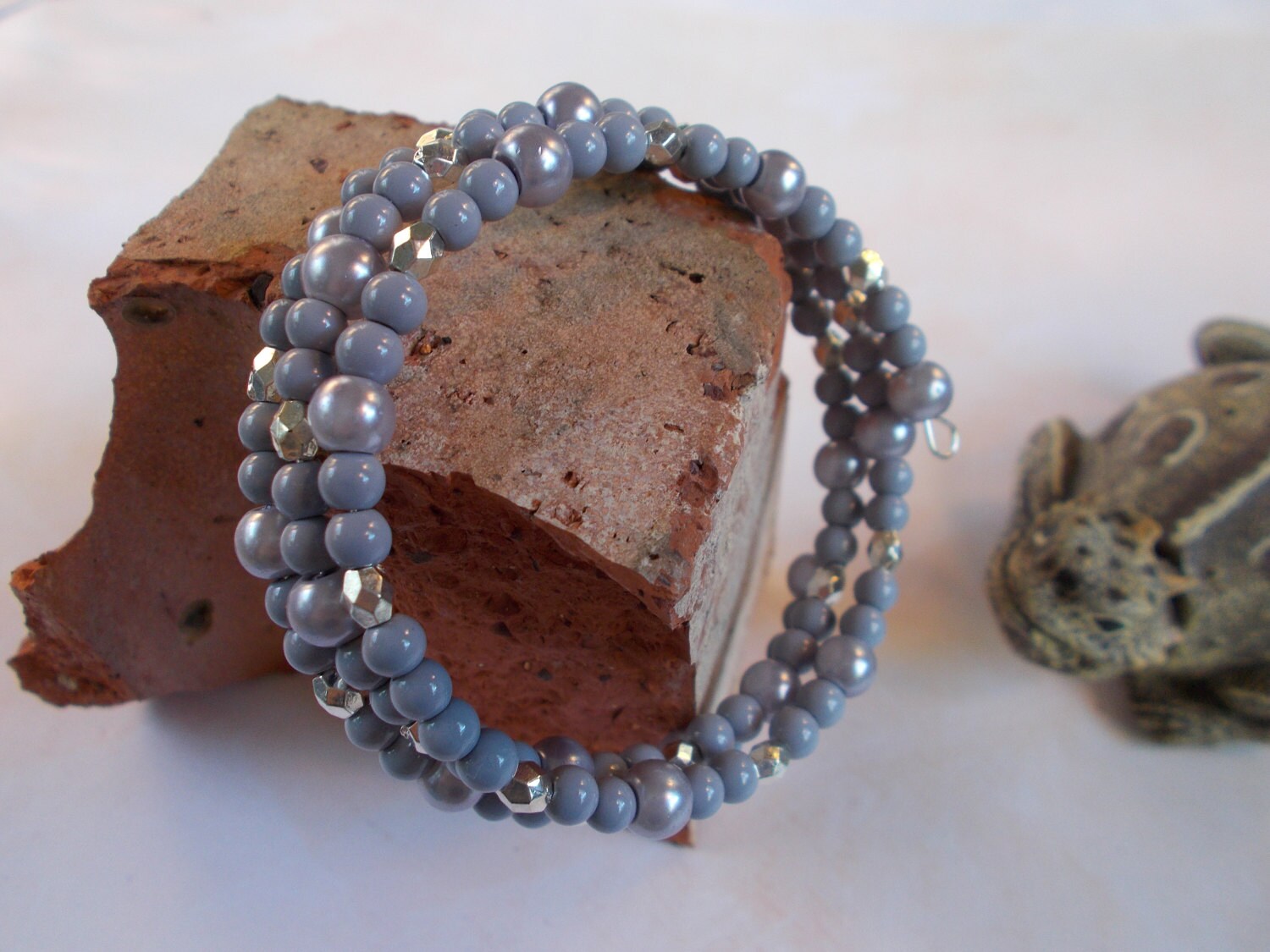 Grey memory wrap