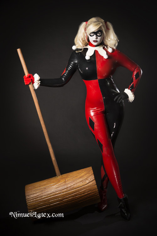 Creating Harley Quinn's Classic Costume, part 2