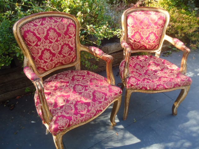 French gilt fauteil armchairs