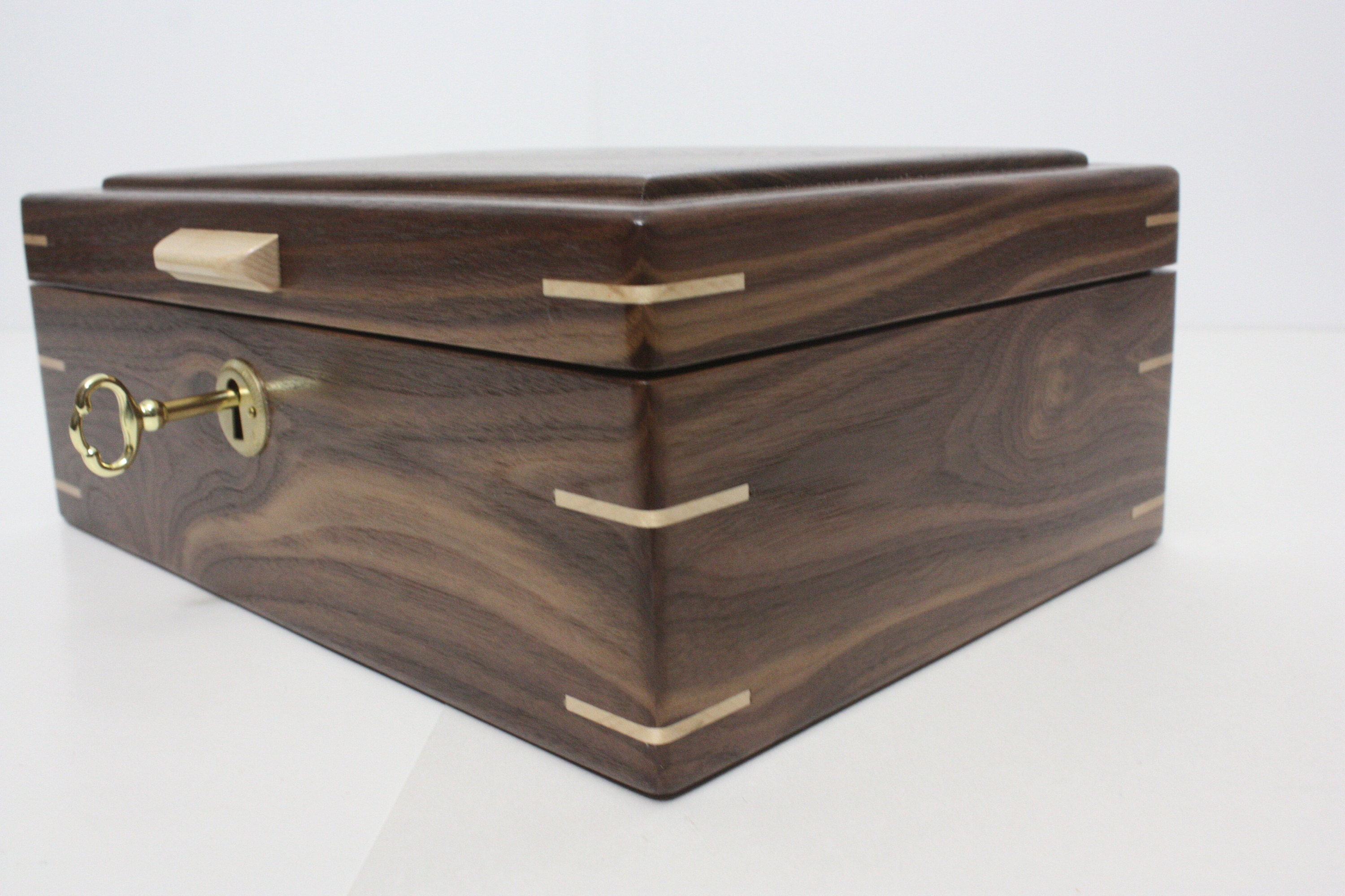 Wood box with Corner Splines