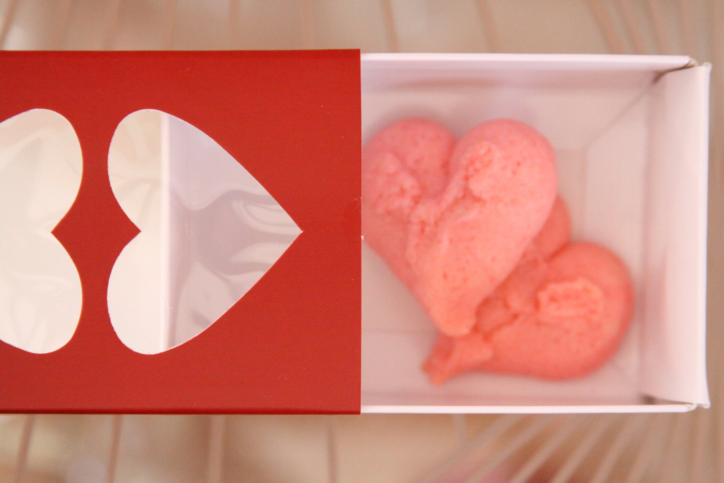 Heart Lid Macaron and Cookie Box
