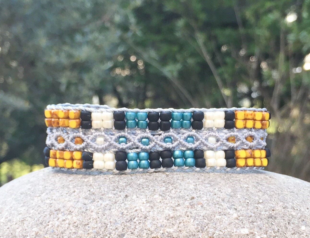 Bracelet Le Marseillais gris, noir, jaune, blanc et vert