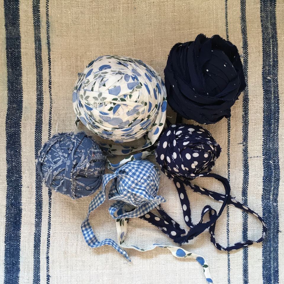 Balls of fabric for rag rugs