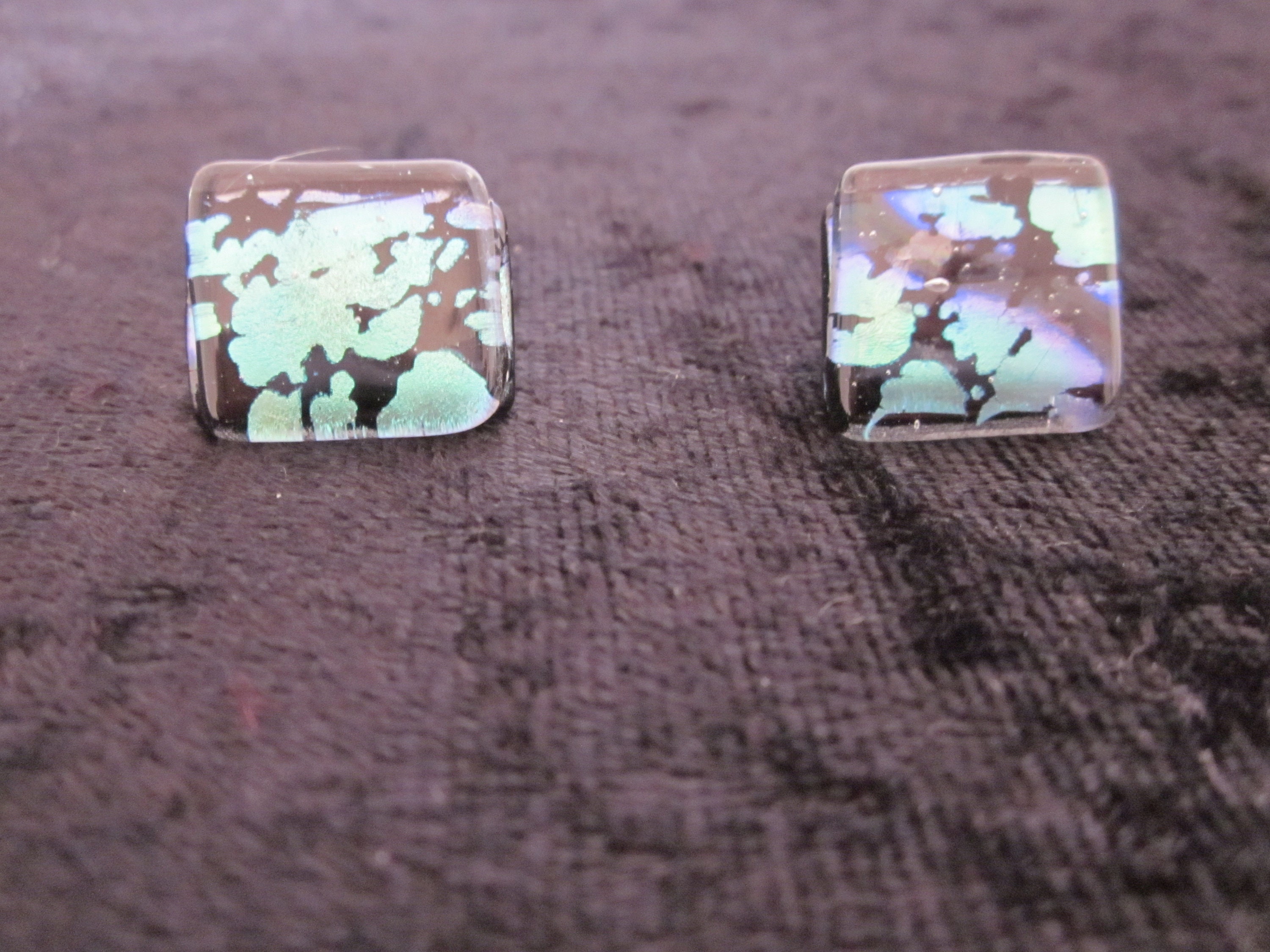 Glasohrstecker mit Dichroic Glas