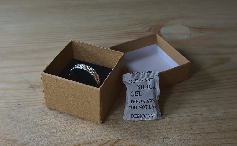 After completed the conform, sanding and burnish. Packaged in box to send to the client. Lrplana