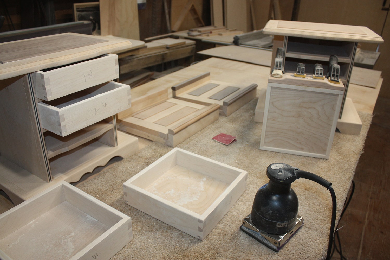 Fitting and sanding Dovetail Drawers for Handmade Jewelry Box