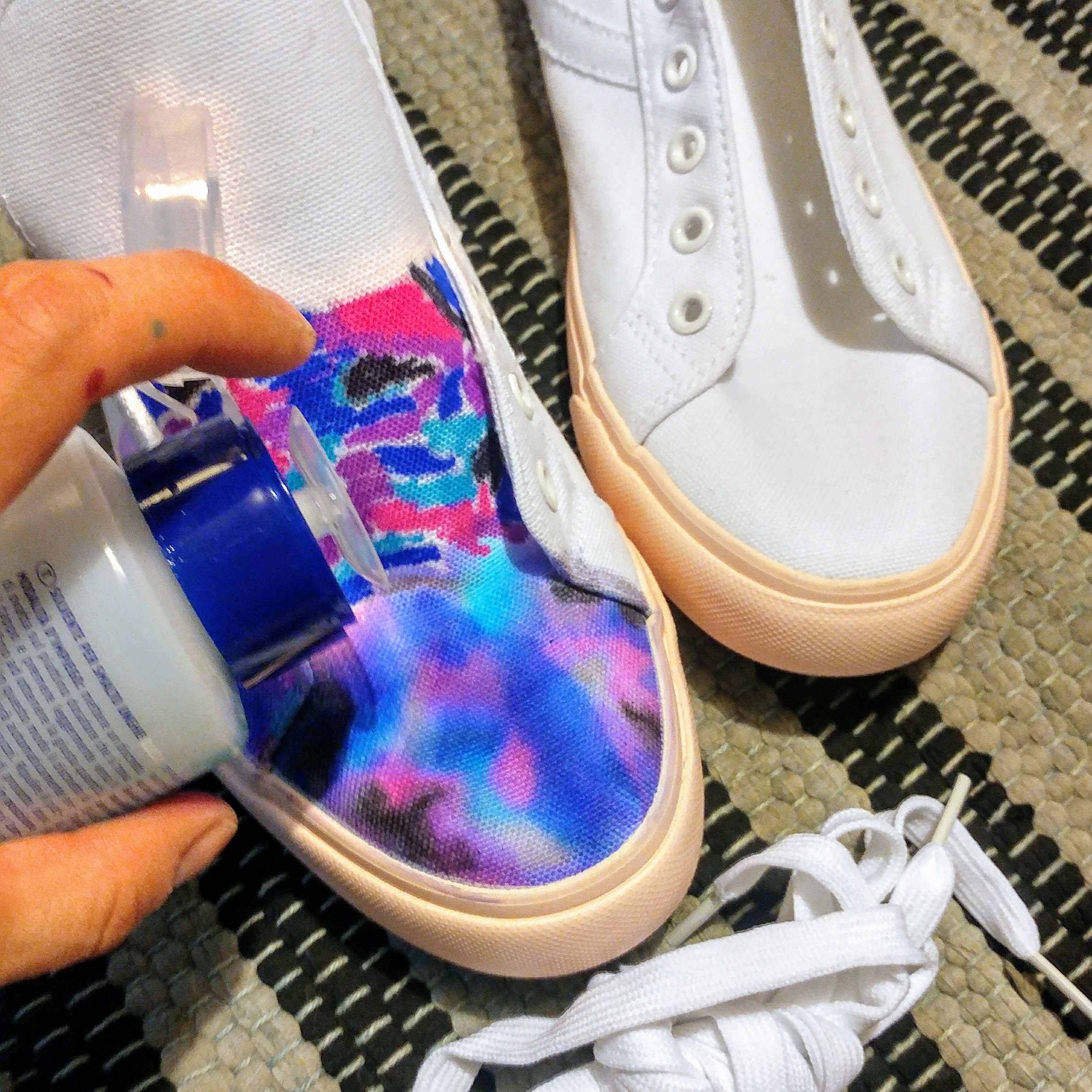 Blending sharpies with nail varnish
