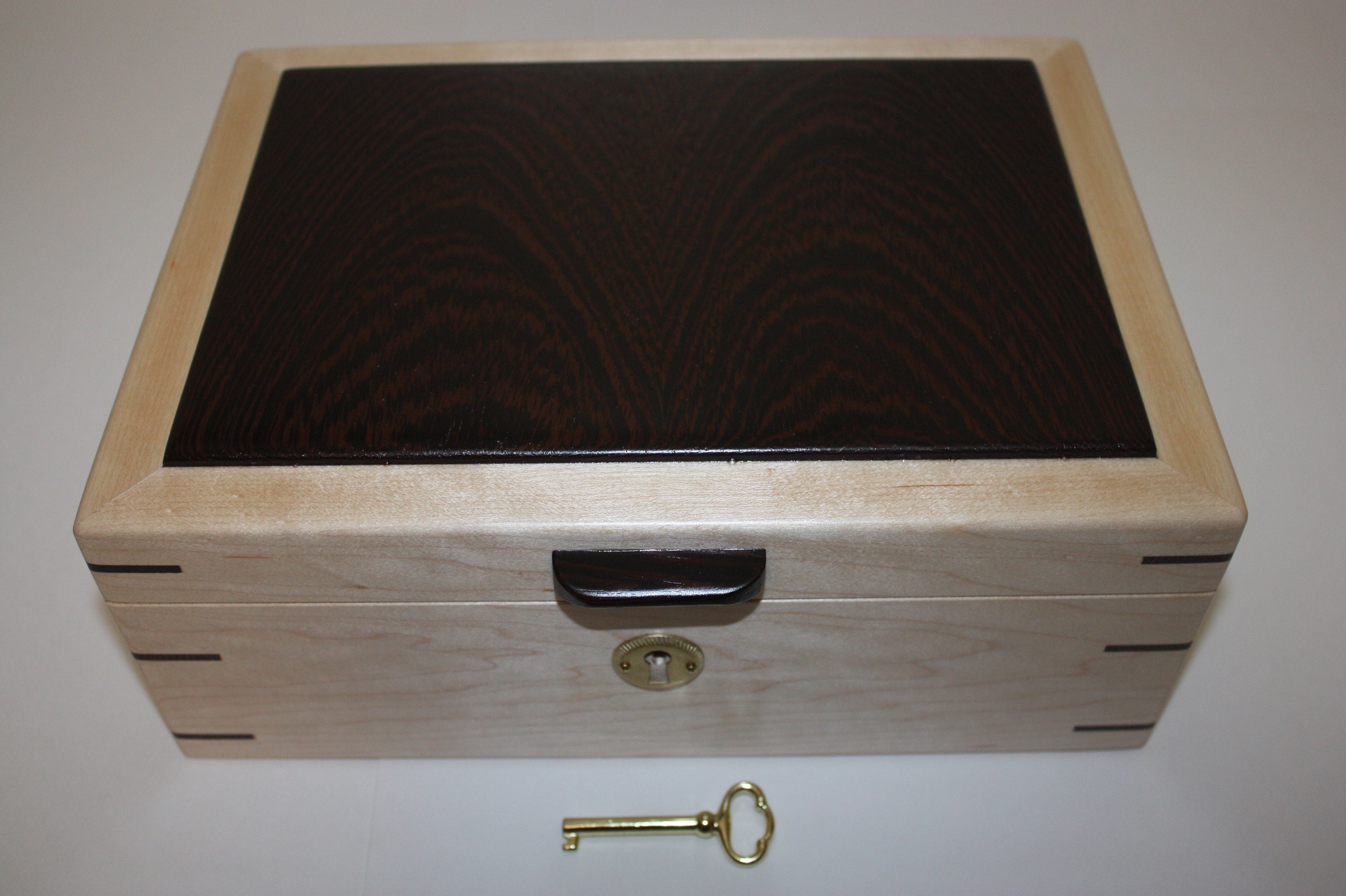 Locking Maple Wood Box with Wenge Wood Lid