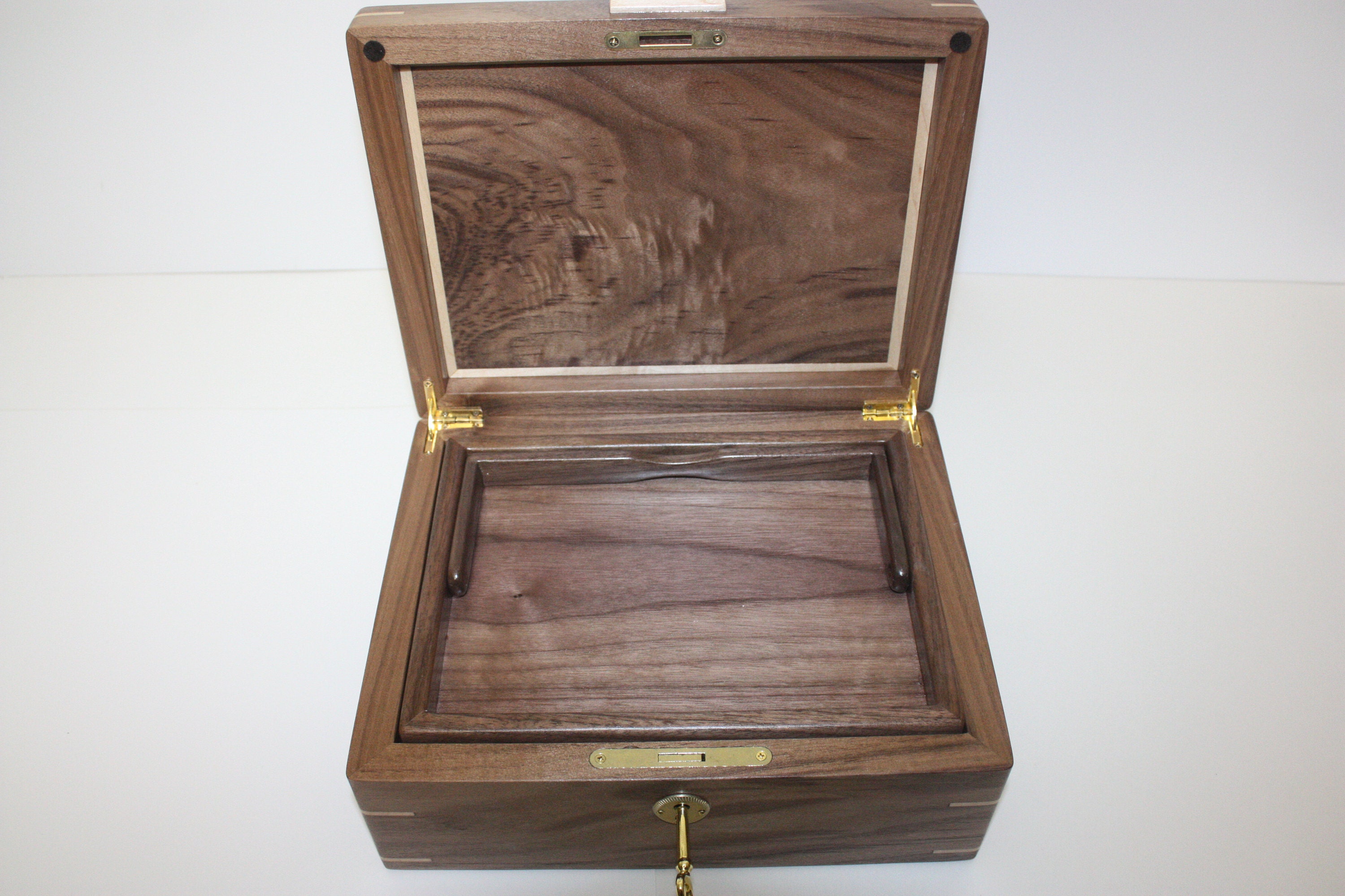 Box with Lift Out Tray