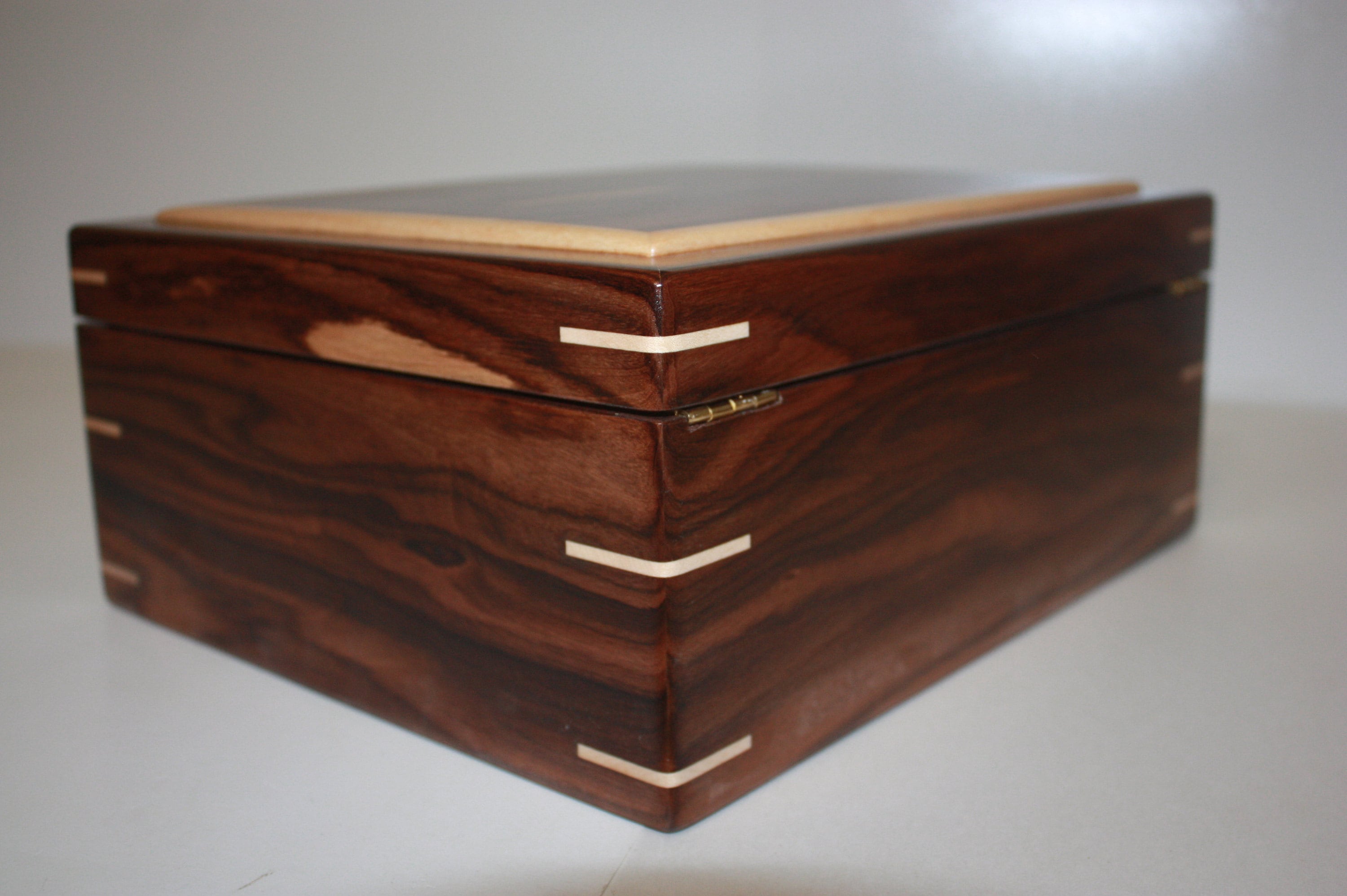 Morado/Bolivian Rosewood Humidors With Quadrant Hinges