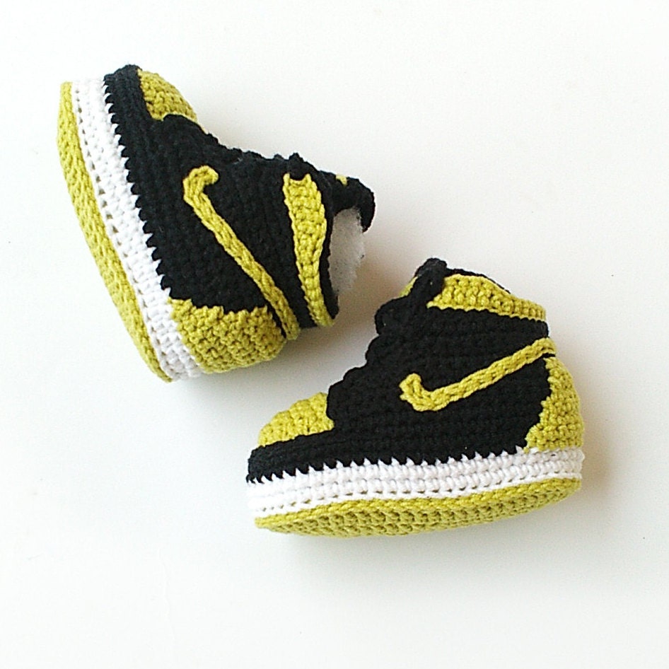 knitted yeezy baby shoes