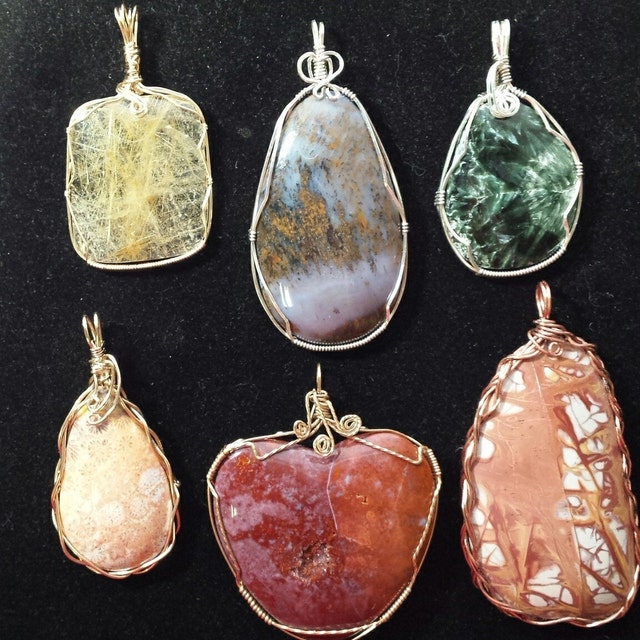 Lapidary Rough Rocks Cabs Slabs Gems and Jewelry. by RockArtists