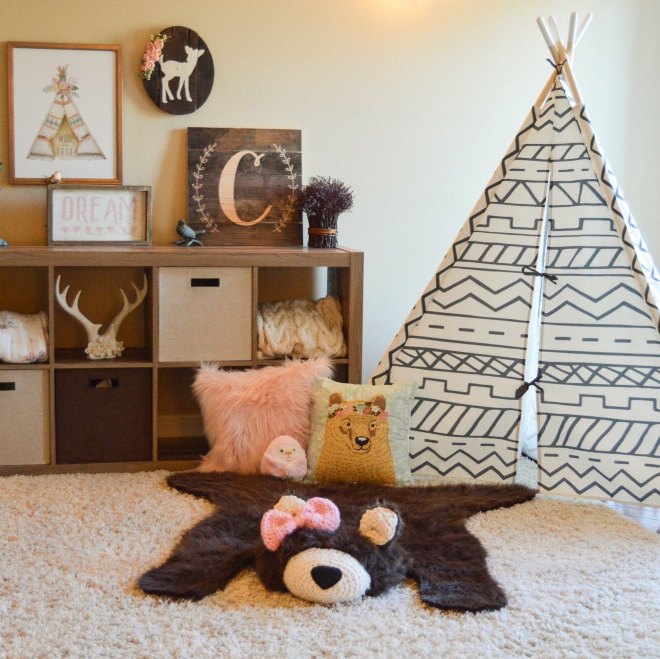 Nursery Rug / Bear Rug / woodland nursery / Baby room decor